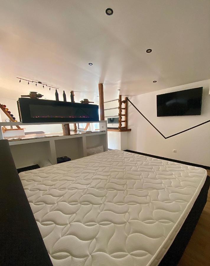 Les 3 E Bed & Breakfast Englebelmer Екстериор снимка