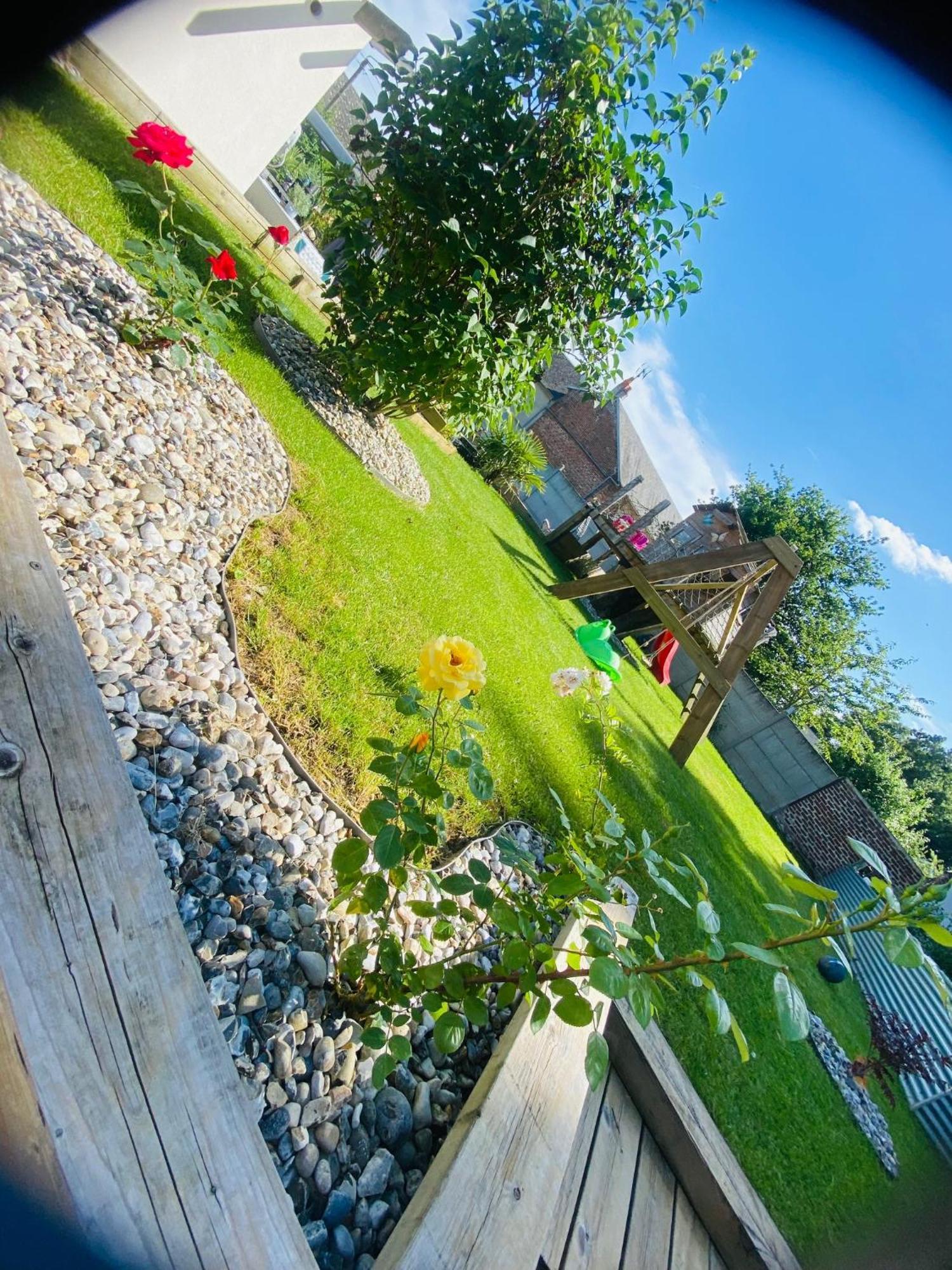 Les 3 E Bed & Breakfast Englebelmer Екстериор снимка